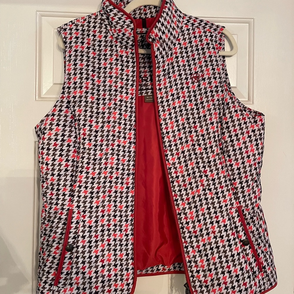 ARIAT VEST